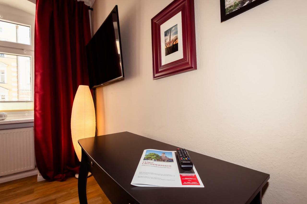 Ferienwohnung Gruenderhaus Brandenburg  ภายนอก รูปภาพ